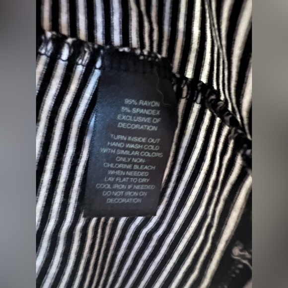 WHBM Sleeveless Black & White Striped V-Neck With Beading - Size Medium - Picture 2 of 5